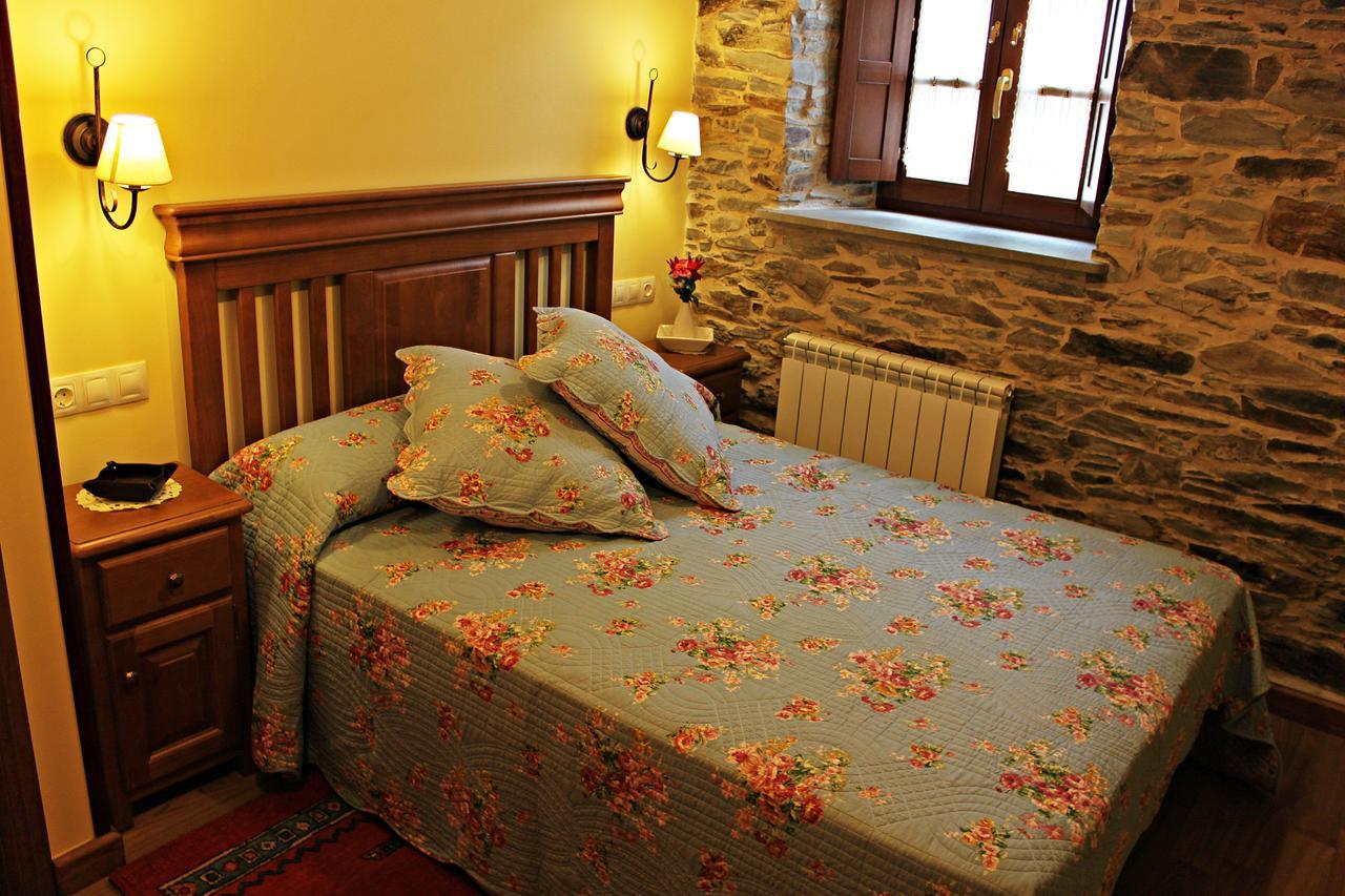 Apartamentos El Llago Boal Extérieur photo