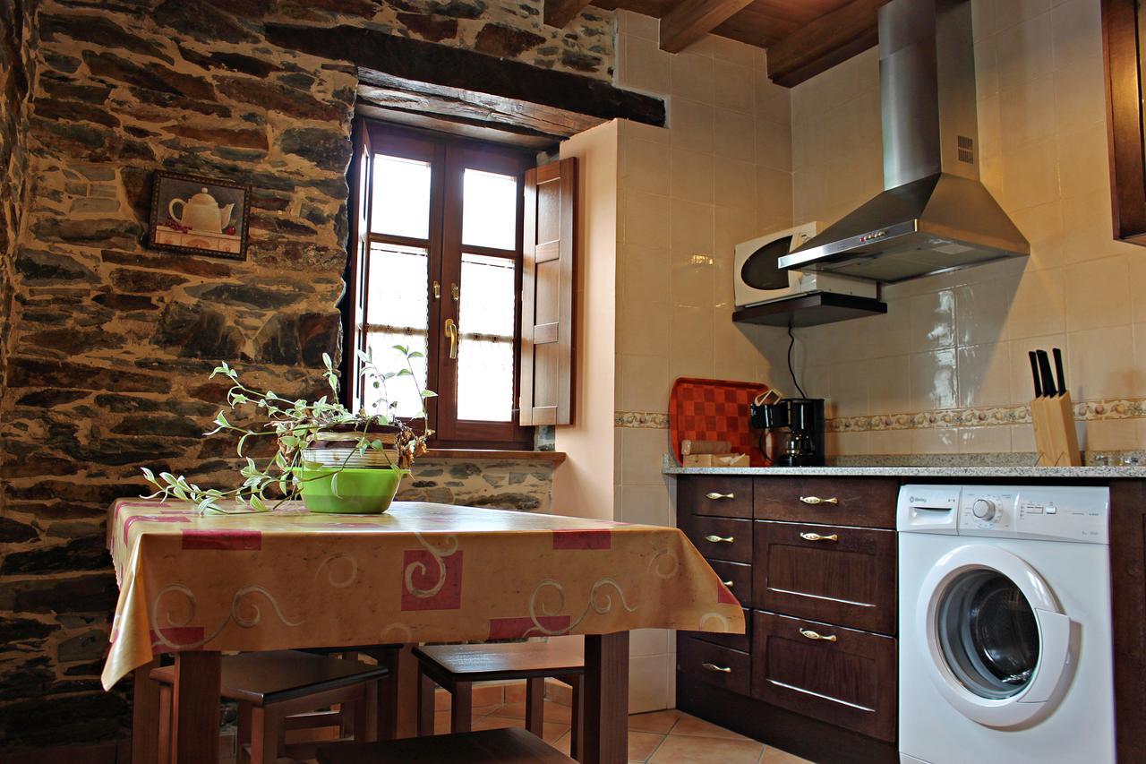 Apartamentos El Llago Boal Extérieur photo