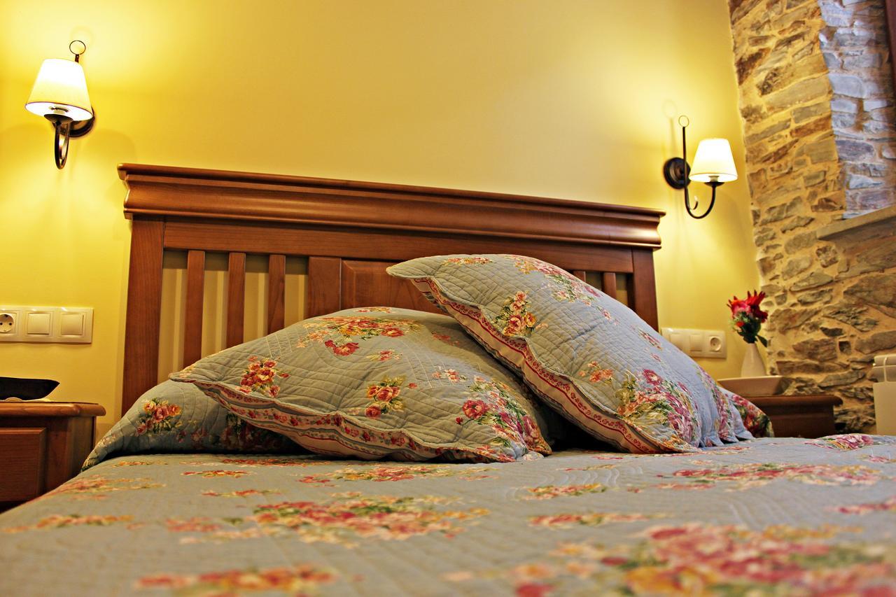 Apartamentos El Llago Boal Extérieur photo