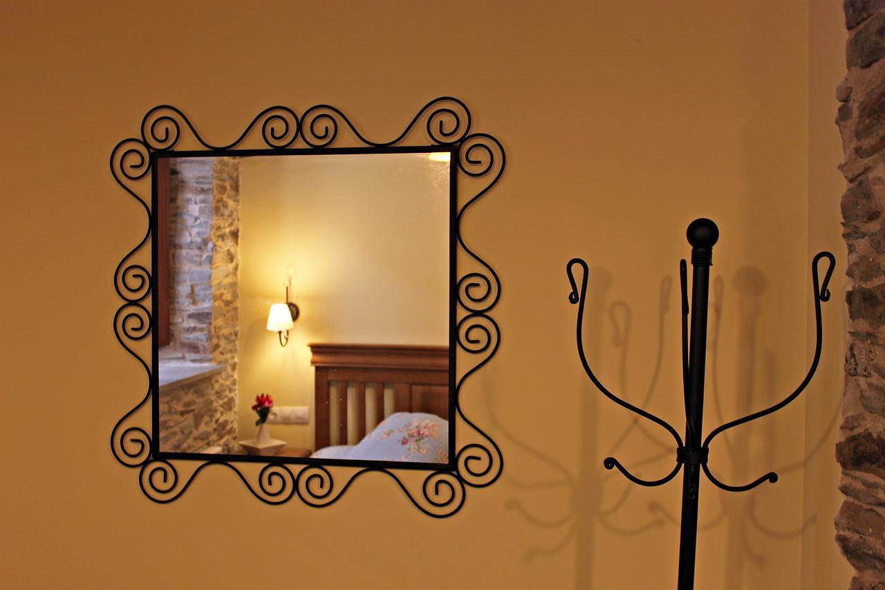 Apartamentos El Llago Boal Extérieur photo